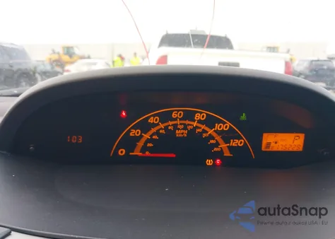 2011 Toyota Yaris z USA, uszkodzony, nr VIN JTDJT4K35B5335528